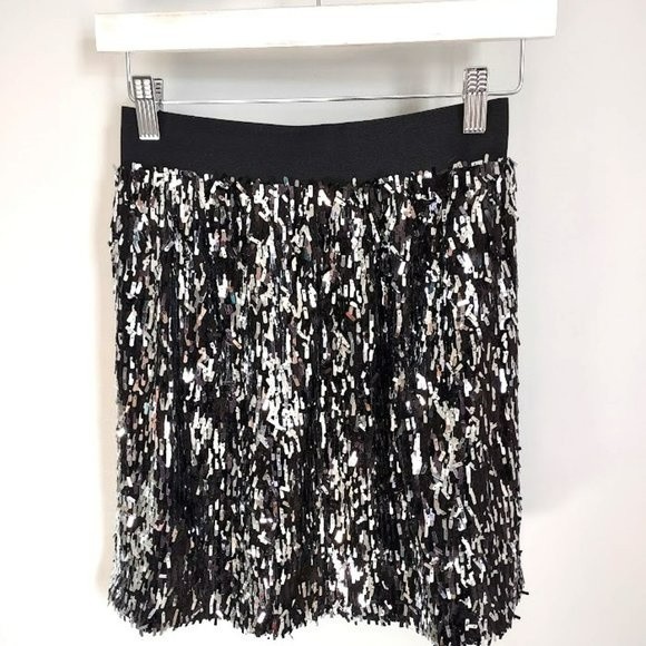 Stella & Dot Dresses & Skirts - Stella & Dot Black and Silver Sequin Skirt NWT XS